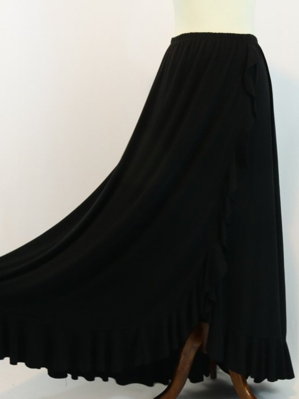 Nine 1 Eight Black Ruffle Pull On Jersey Knit Maxi Skirt Size Large